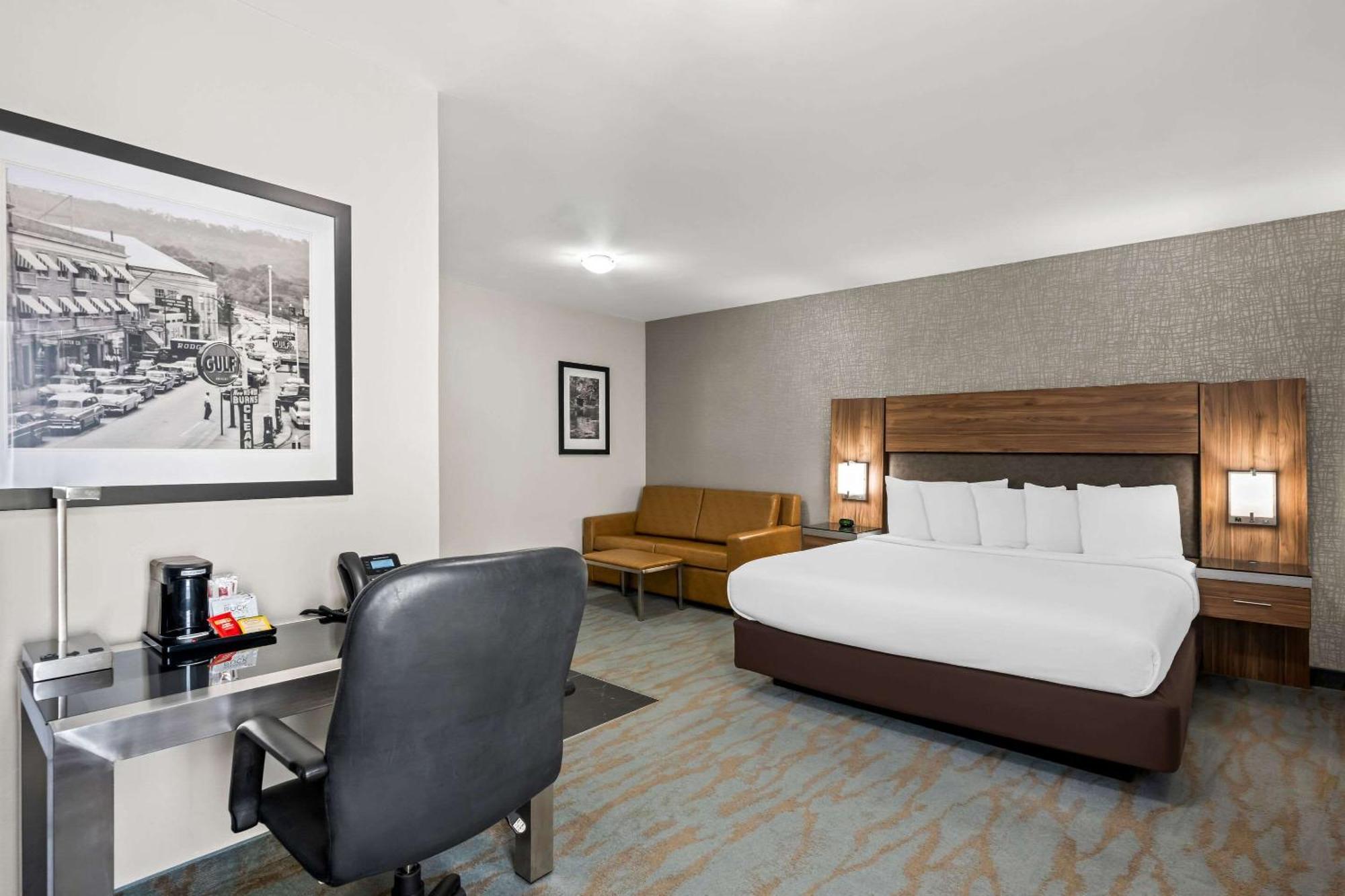 Hotel The Penn Stroud, - Poconos, Ascend Collection 3*