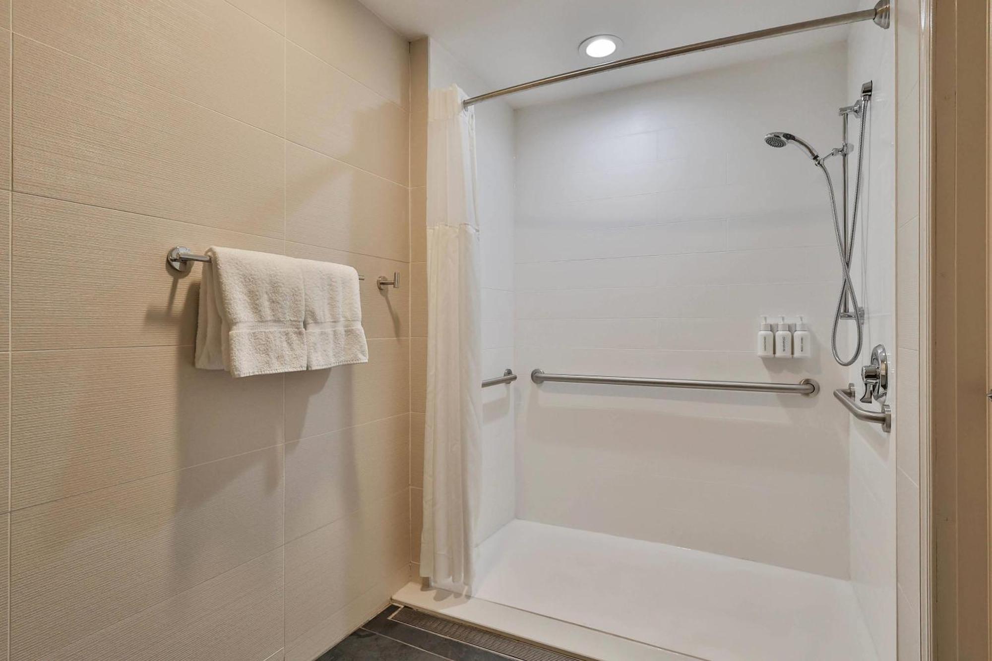 Hotel The Penn Stroud, - Poconos, Ascend Collection 3*